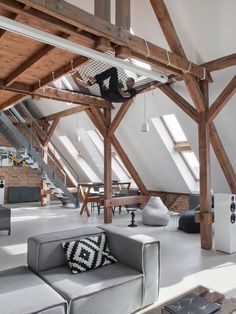 Parce que d'un certain côté nous sommes tous de grands enfants aux rêves d'évasion ! Voici 10 décorations pleines d'imagination et de créativité : www.soodeco.fr