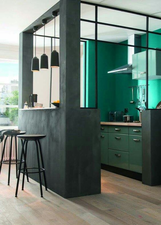 Mélange de nuances luxuriantes et rayonnantes, cette couleur de caractère est sur le point de vous surprendre ... www.soodeco.fr/