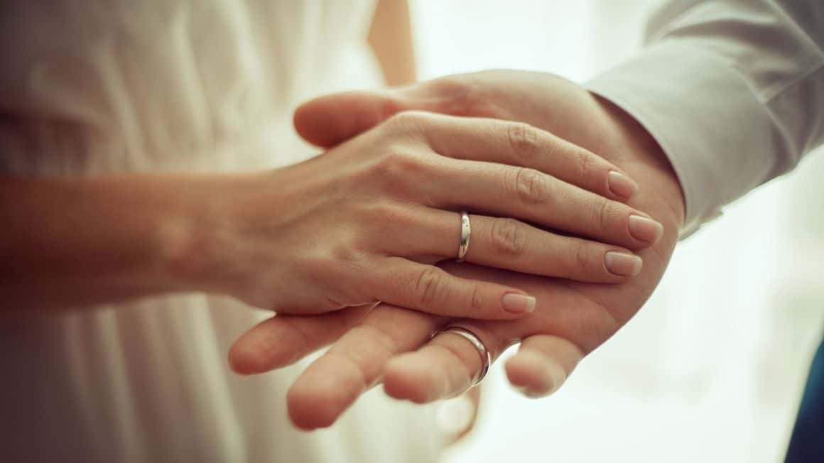 Mariage mains amour alliances mariage