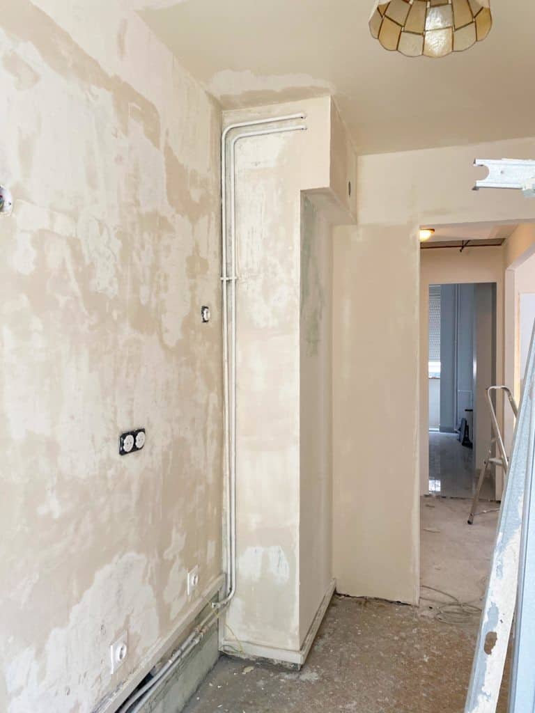 Cuisine rénovation murs enduit entièrement