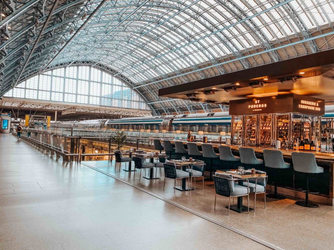 Gare Saint Pancras Londres London Train Station