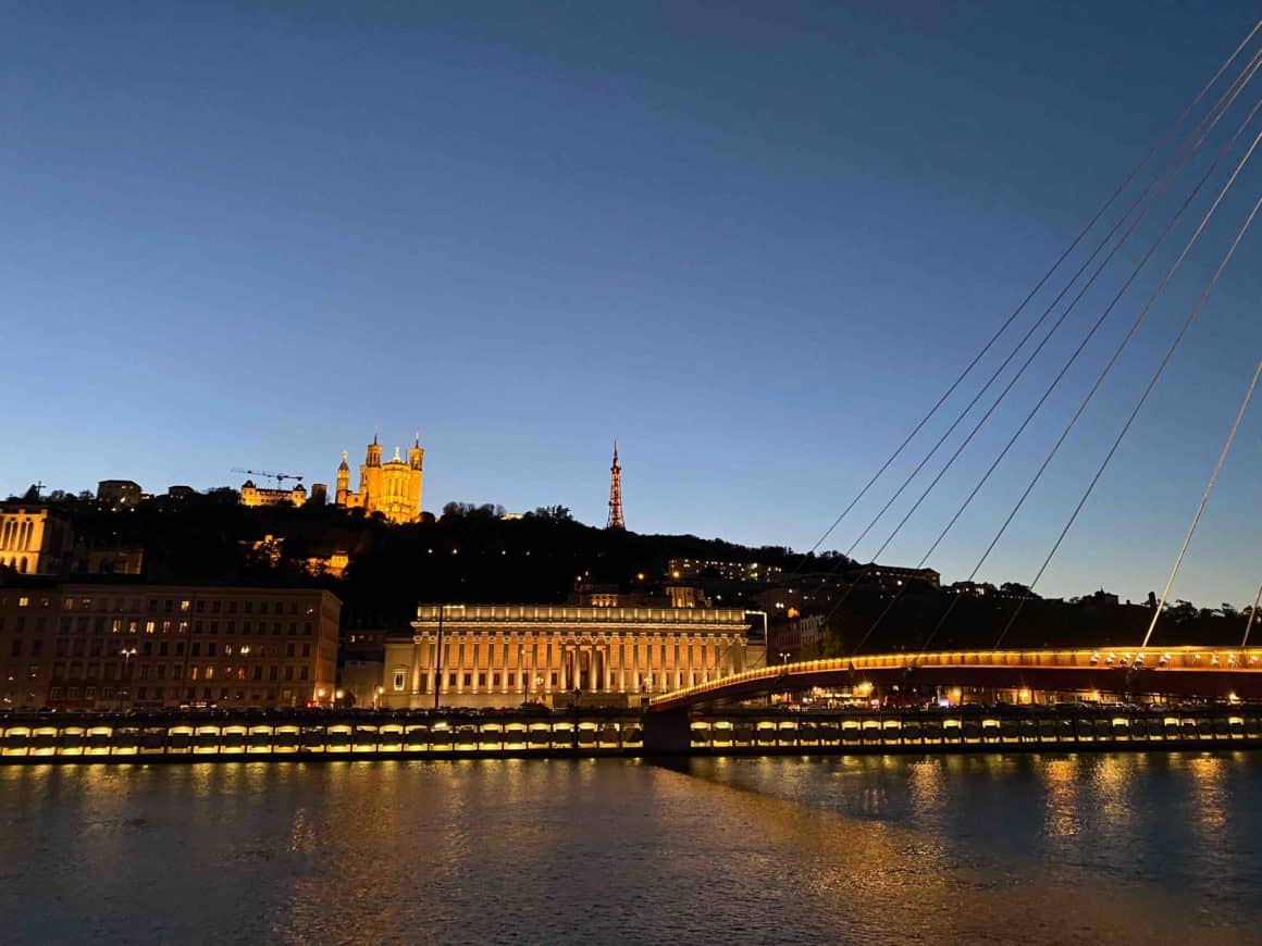 Lyon by night coucher de soleil sur la Saône