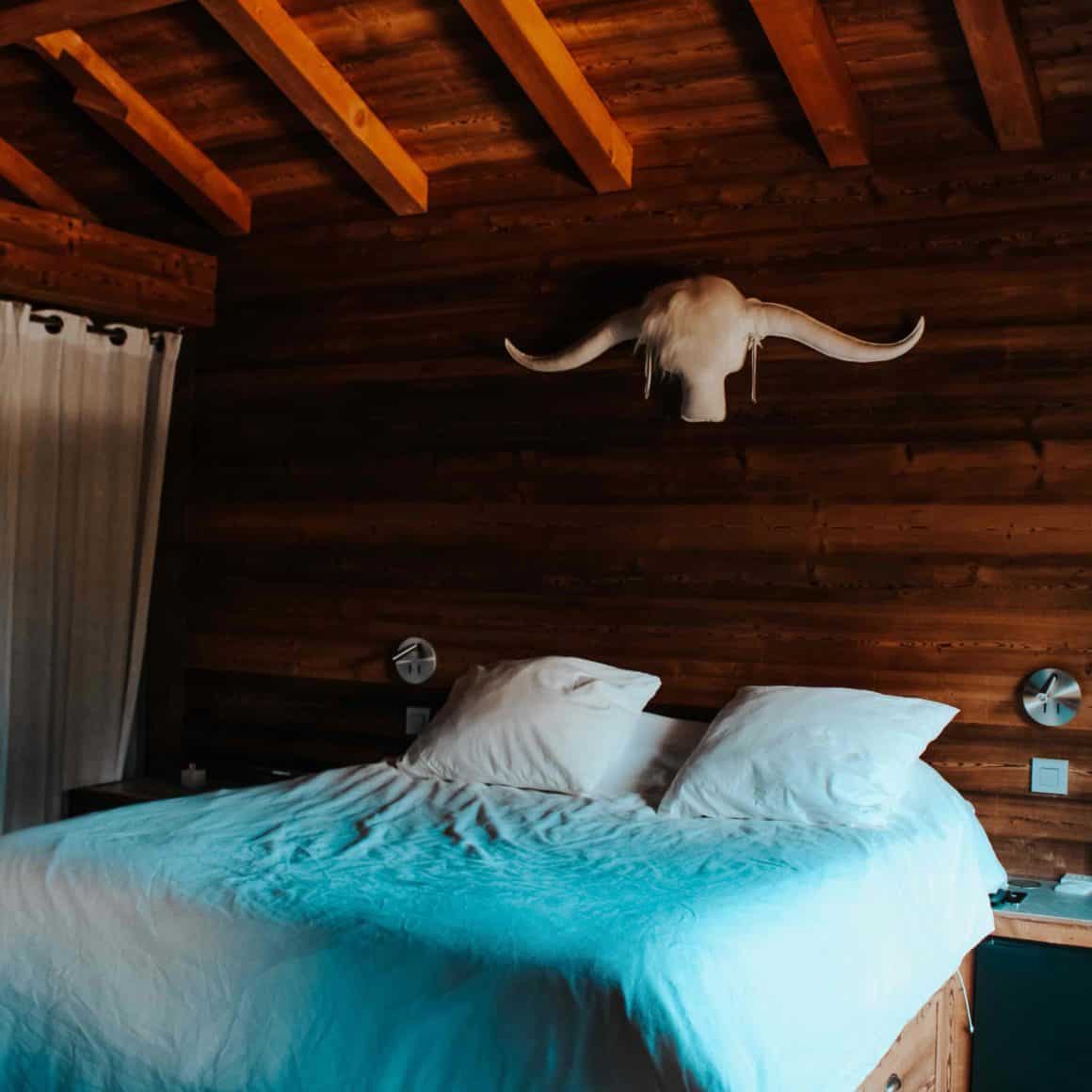 Chalet megève chambre bardage bois