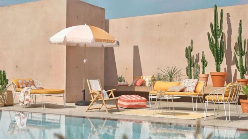Extérieur coloré aménagé terrasse