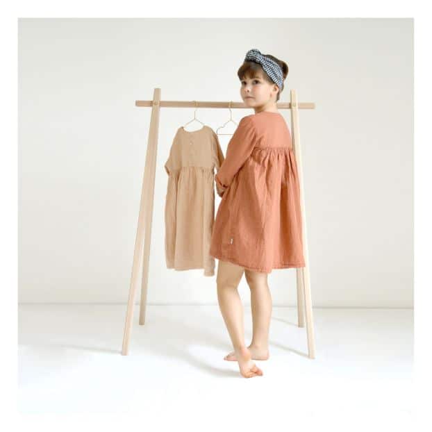 Portant bois aménagement chambre enfant rangement