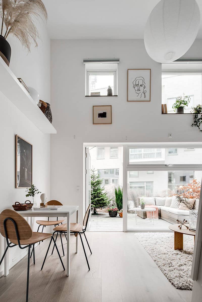 Studio de 30 mètres carrés avec immense hauteur sous plafond