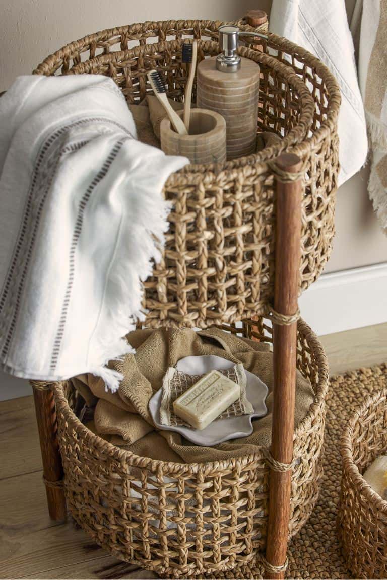 Panier de rangement en rotin salle de bain