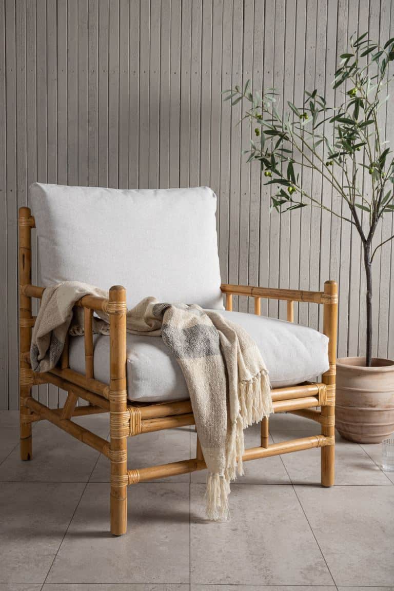 Fauteuil en bambou intérieur méditerranéen
