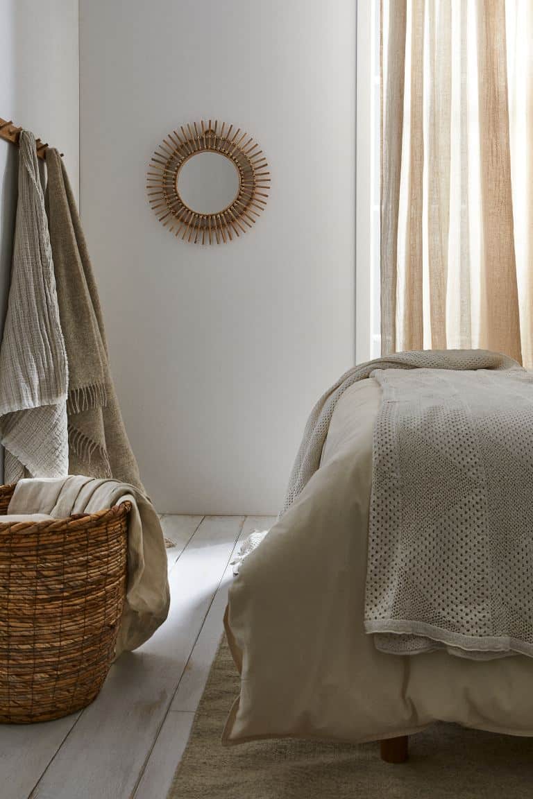 Miroir en rotin rond chambre