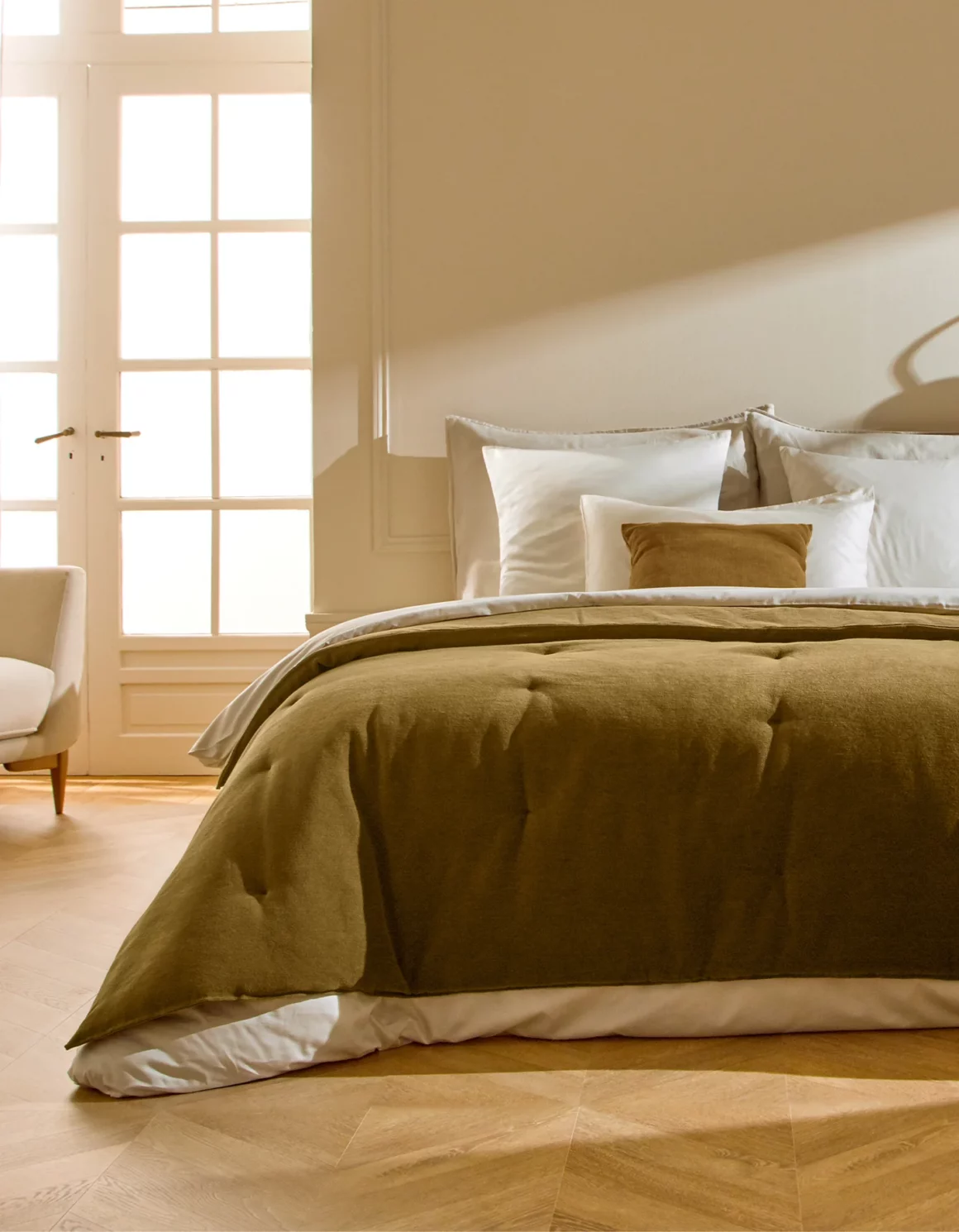 Couvre lit lit velours pour une chambre chaleureuse