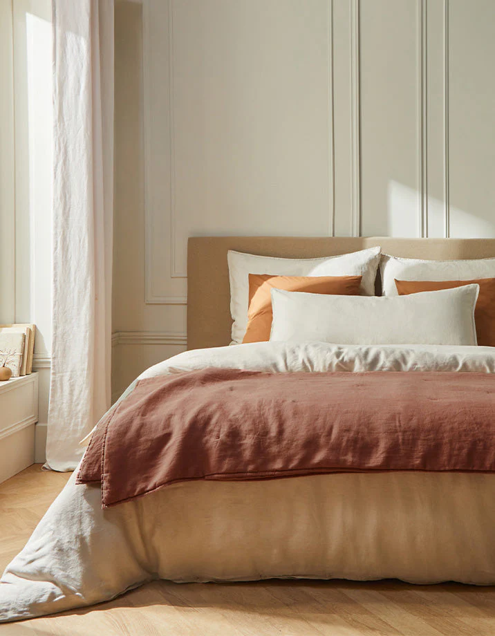 Maxi coussin en lin lavé décoration lit chambre chaleureuse