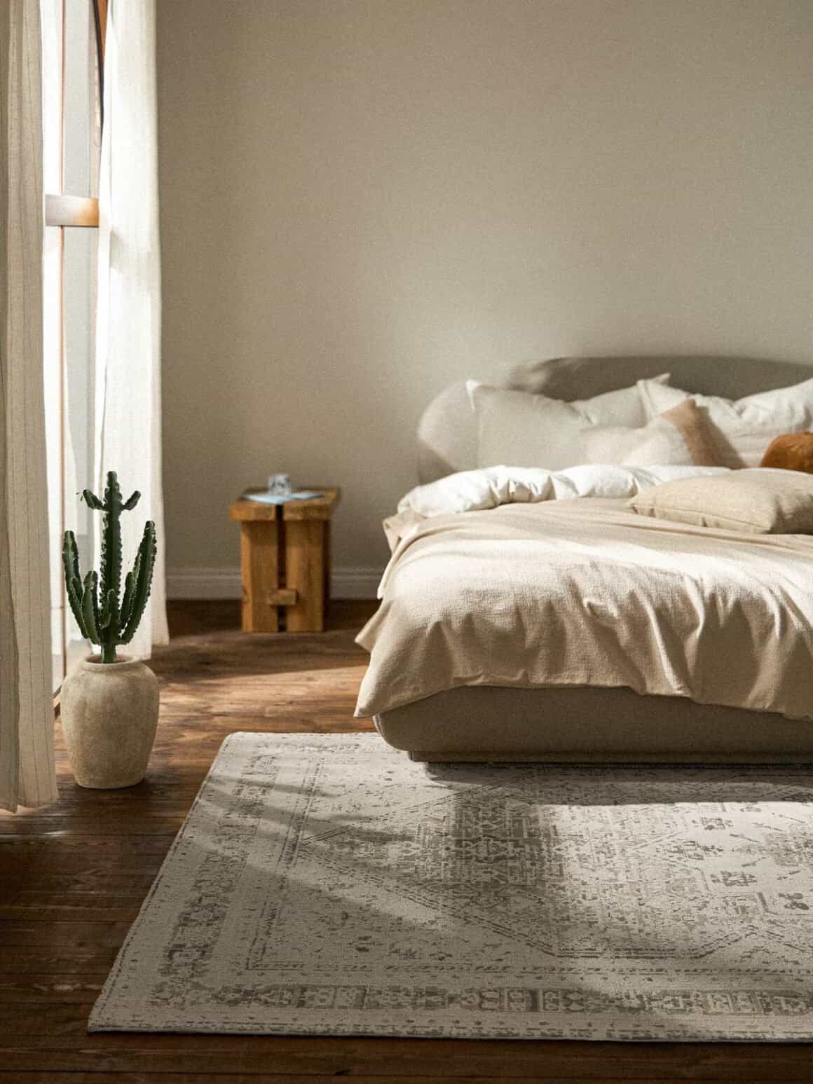 Tapis chenille texturé avec motifs vintage